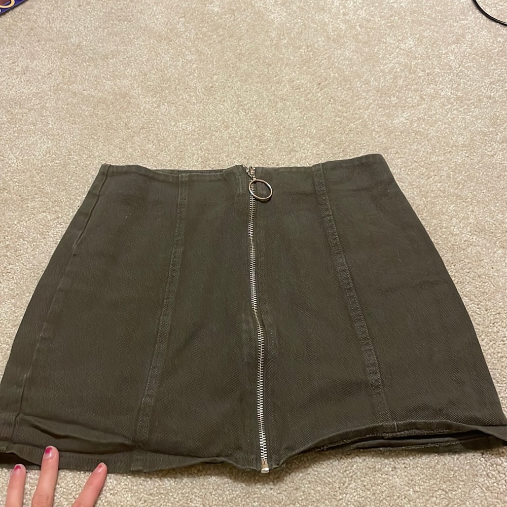 Green cami colored skirt, never worn